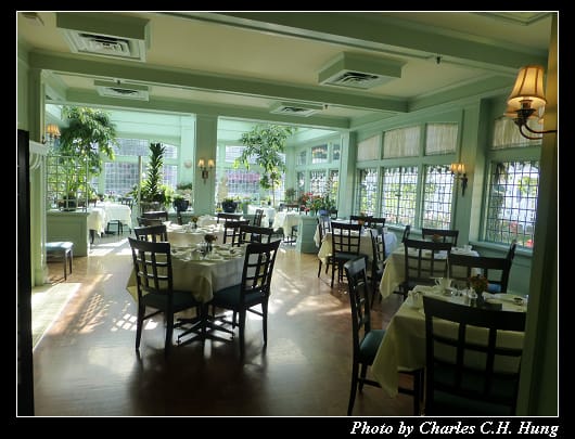 Dining_10.jpg