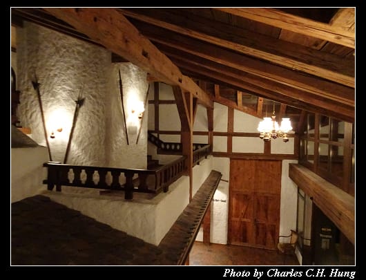 Swiss-Chalet_023.jpg Swiss-Chalet_023.jpg