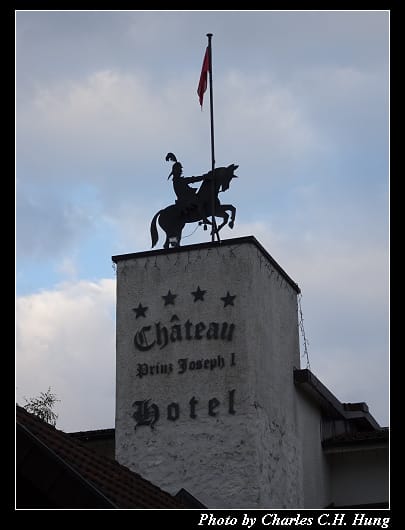 Swiss-Chalet_003.jpg Swiss-Chalet_003.jpg