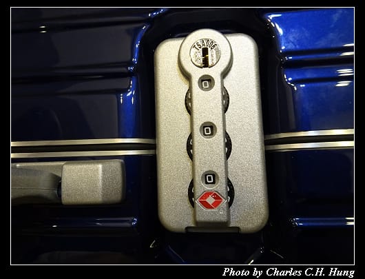 Rimowa_006.jpg