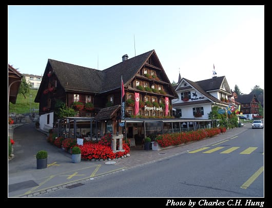 Restaurant_001.jpg