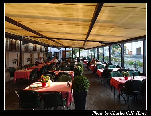 Restaurant_002.jpg