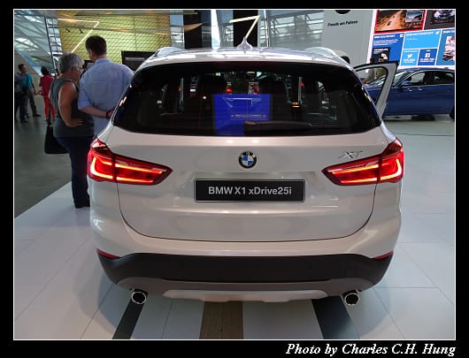 BMW_100.jpg BMW_100.jpg