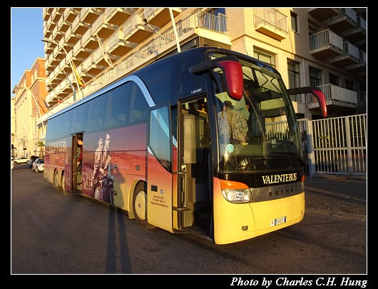 遊覽車_001.jpg 遊覽車_001.jpg