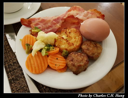 Breakfast_008.jpg Breakfast_008.jpg
