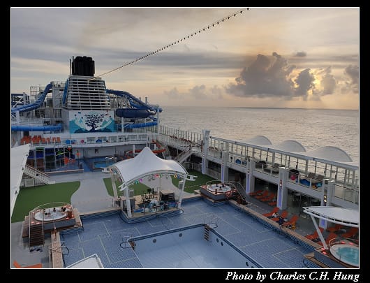 Deck 18_033.jpg