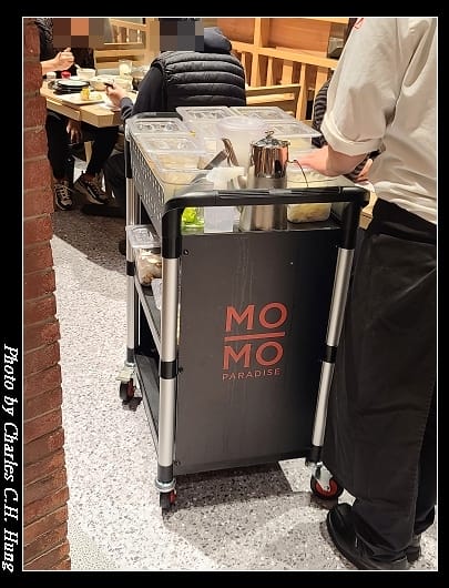 Mo-Mo_044.jpg