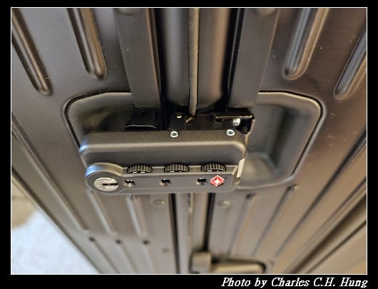 RIMOWA_013.jpg