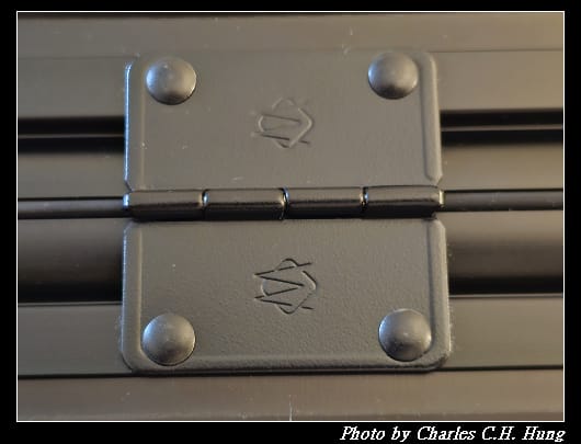 RIMOWA_017.jpg
