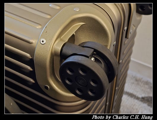 RIMOWA_024.jpg