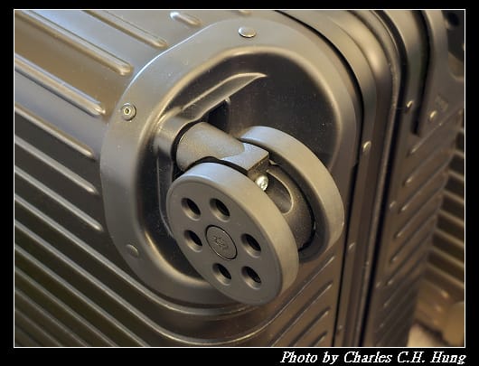 RIMOWA_023.jpg