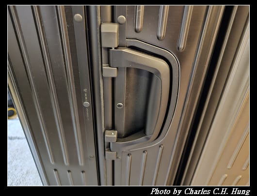 RIMOWA_007.jpg