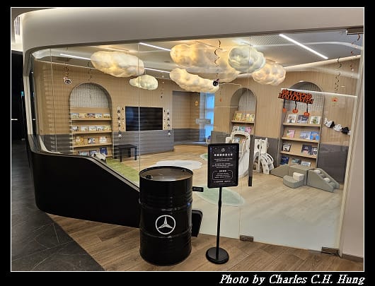 BENZ_019.jpg BENZ_019.jpg