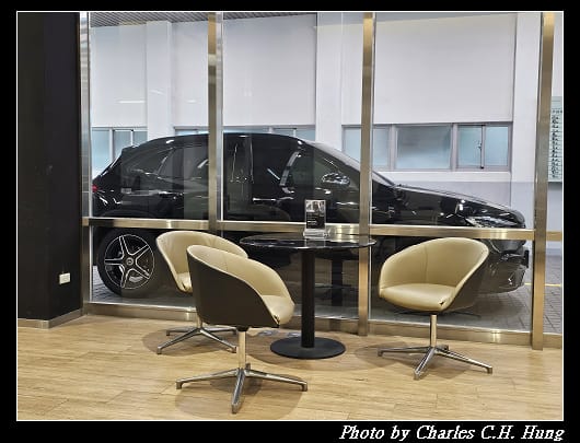 BENZ_060.jpg BENZ_060.jpg
