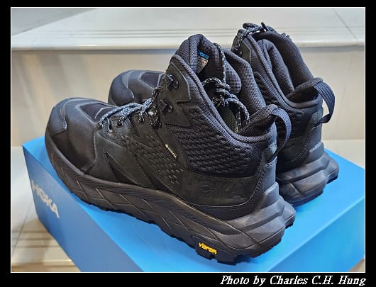 HOKA_005.jpg