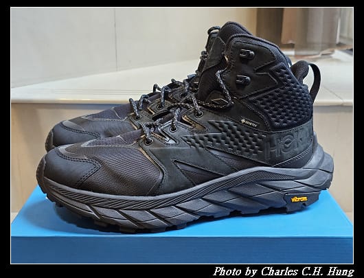 HOKA_004.jpg