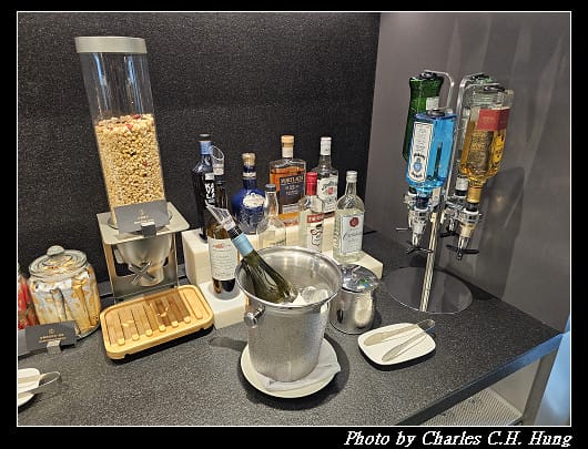 北海道賞櫻–Day 1–啟程：臺灣桃園國際機場第一航廈 星宇航空貴賓室 第二航廈Galactic Lounge
