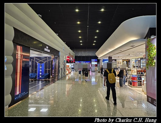 北海道賞櫻–Day 1–啟程：臺灣桃園國際機場第一航廈 星宇航空貴賓室 第二航廈Galactic Lounge