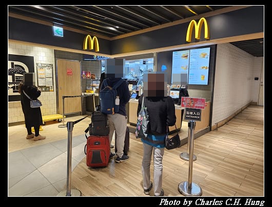 桃園大園–麥當勞（桃園機場一餐廳）豬肉滿福堡加蛋