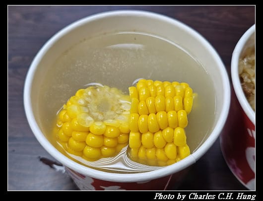 臺北松山–豬快逃 刈包四神湯（麻油雞腿肉油飯、玉米排骨湯）