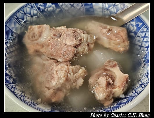 臺北大同–後車頭 蔡記 高麗菜飯、原汁排骨湯