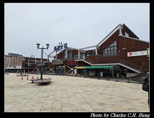 北海道賞櫻–Day 3–函館末広町散策（函館西波止場、新島襄銅像、北海道第一步地碑、箱館運上所跡、護衛艦はまゆき主錨、明治天皇上陸紀念碑）