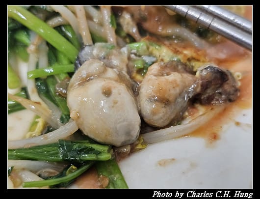 臺中豐原–豐原廟東夜市（正兆蚵仔煎、廟東清水排骨麵店、廟東胖達蒜香豆干、廟東川代菱角酥）