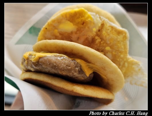 臺北松山–麥味登(北市健康店)超厚牛肉起司蛋鬆餅堡 - 第15張圖 臺北松山–麥味登(北市健康店)超厚牛肉起司蛋鬆餅堡