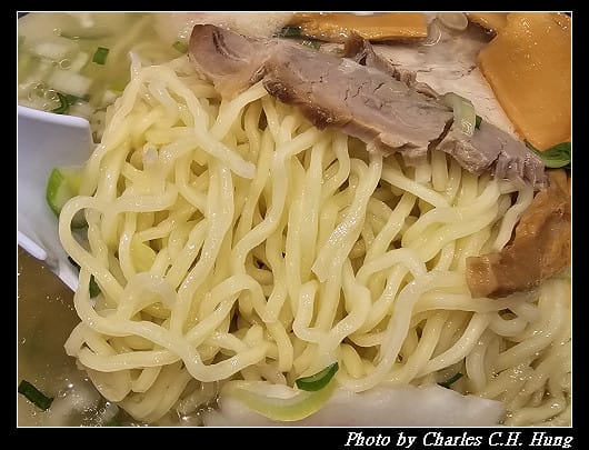 北海道賞櫻–Day 4–晚餐：鹽拉麵 味彩 本店（函館麺厨房 あじさい 本店）