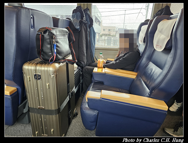 北海道賞櫻–Day 5–特急北斗HOKUTO（261系）9号 綠色車廂（Green Car）函館 to 札幌