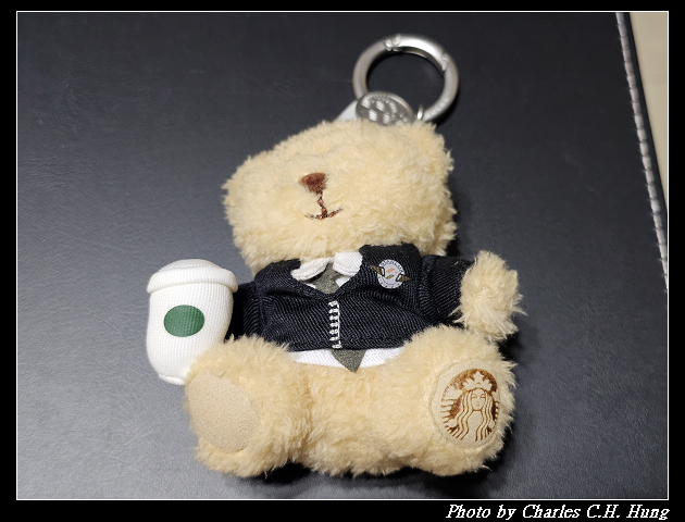 【Starlux 星宇航空】STARLUX + STARBUCKS跨界聯名系列 機師熊吊飾組、迷你餐車收納盒、航空集裝箱收納套