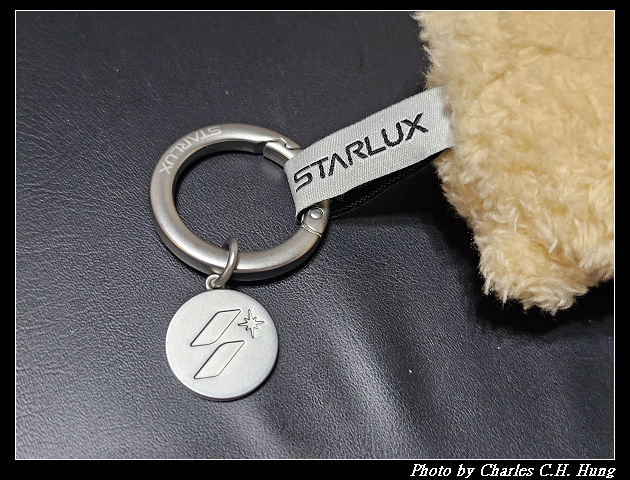 【Starlux 星宇航空】STARLUX + STARBUCKS跨界聯名系列 機師熊吊飾組、迷你餐車收納盒、航空集裝箱收納套