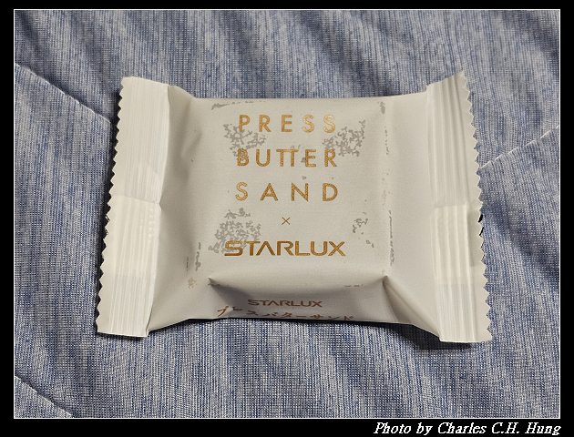 【Starlux 星宇航空】PRESS BUTTER SAND 焙茶焦糖奶油夾心餅乾