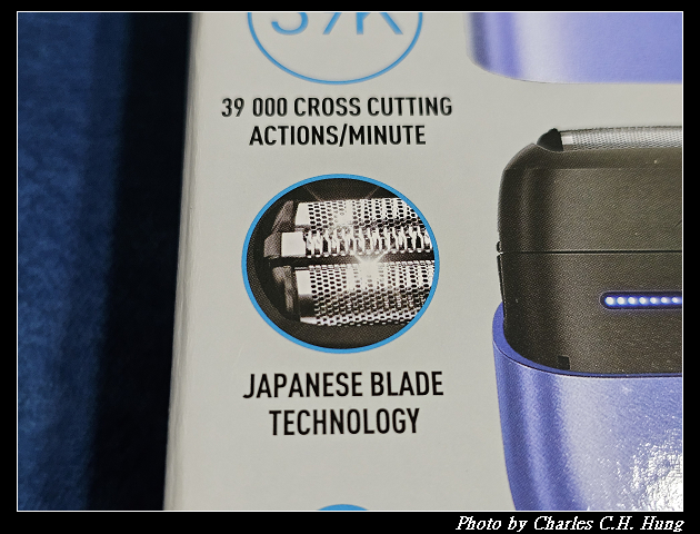 Panasonic 國際牌 掌上型三枚刃觸控電鬍刀 小精靈-炫光紫（ES-CM3A）