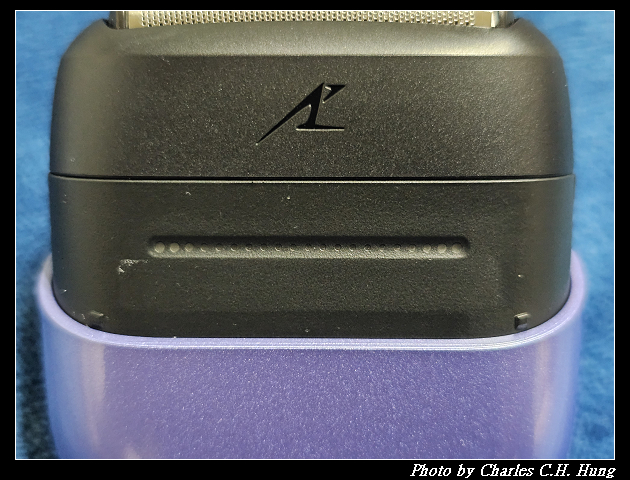 Panasonic 國際牌 掌上型三枚刃觸控電鬍刀 小精靈-炫光紫(ES-CM3A) - 第27張圖 Panasonic 國際牌 掌上型三枚刃觸控電鬍刀 小精靈-炫光紫(ES-CM3A)